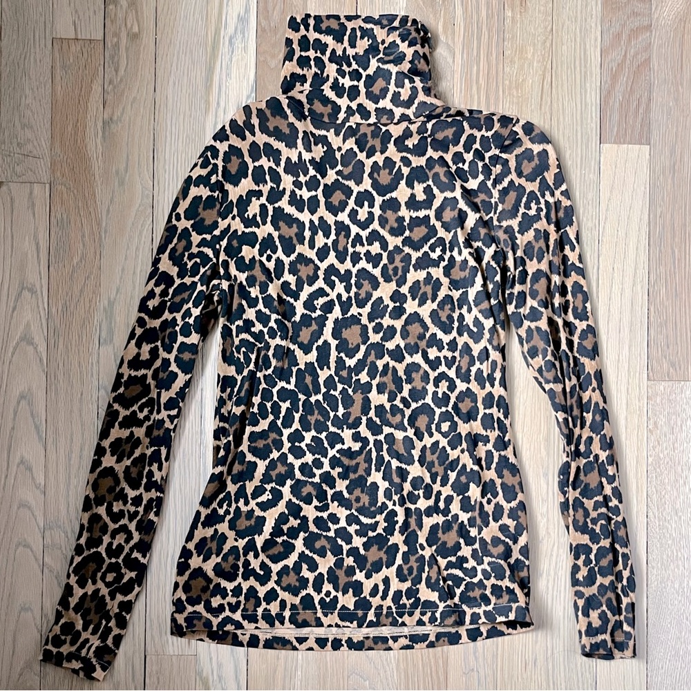 J.Crew Tissue turtleneck in leopard. Color: CAMEL BLACK. Size: SMALL.